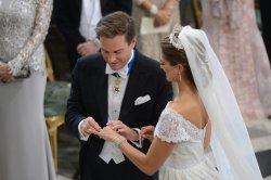 Magdalena de Suecia y Chris O'Neill intercambian anillos durante la Boda Real
