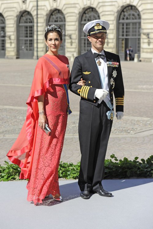 El príncipe de Dinamarca Frederik y su mujer Mary en la Boda Real de Suecia