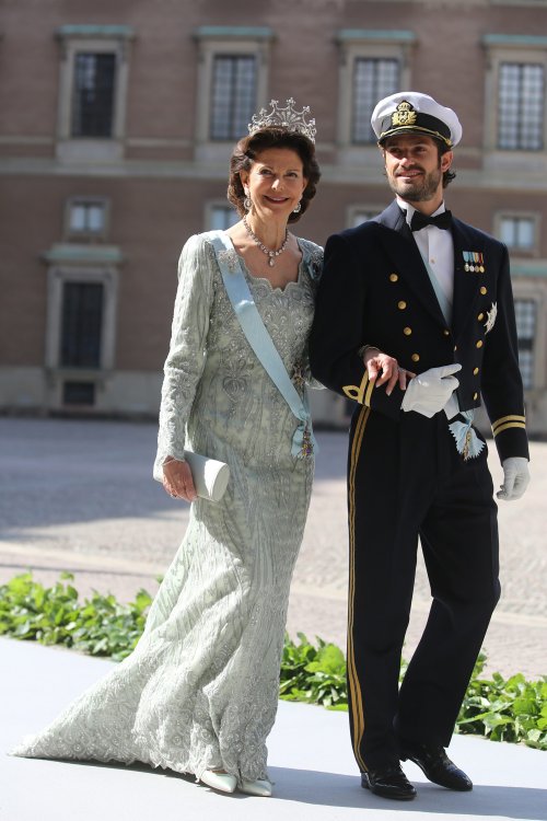 La reina Silvia de Suecia y su marido Carlos Felipe en la Boda real de Suecia