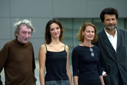 Elías Querejeta con Isabel Tellería, Ana Torrent y Víctor Erice