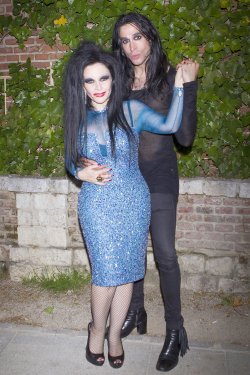 El 50 cumpleaños de Alaska: Alaska y Mario Vaquerizo posan para las cámaras