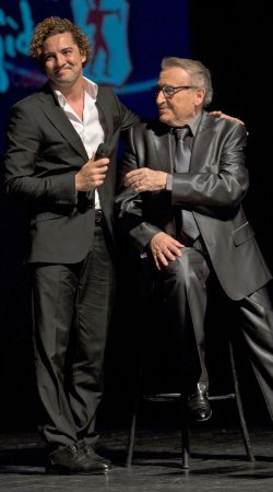 El look más elegante y entrañable de David Bisbal