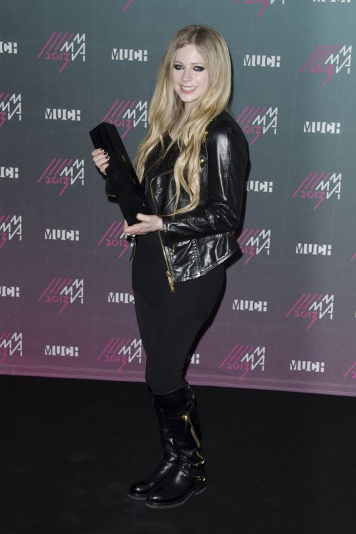 El look rockero de Avril Lavigne en los MuchMusic 2013