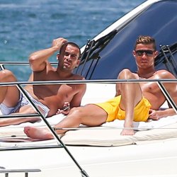 Cristiano Ronaldo, en bañador, cambia a Irina Shayk