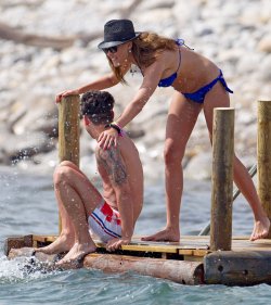 Jessica Bueno y Jota Peleteiro: juegos de enamorados