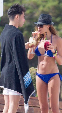 Jessica Bueno y Jota Peleteiro, en el paraíso