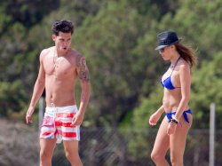 Jessica Bueno y el cuerpazo de Jota Peleteiro