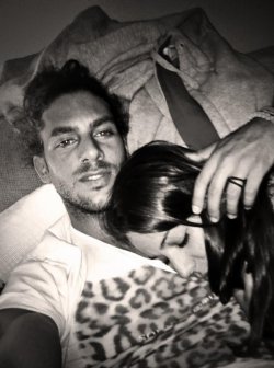 La imagen más romántica de Sonia Walls y Kristian: durmiendo juntos