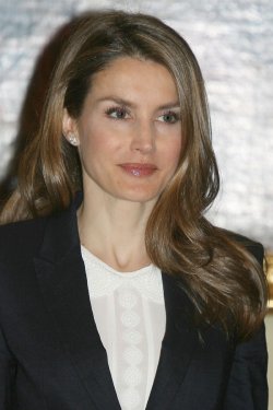 El look más natural de Letizia: poco maquillaje y frescura capilar