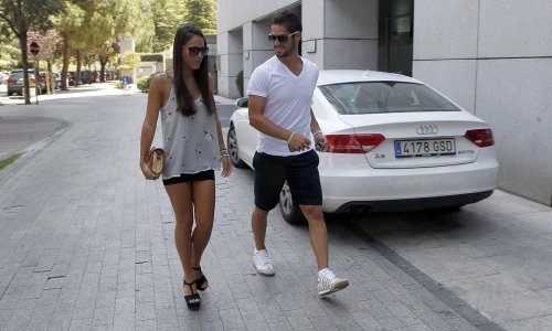 Isco y su novia Victoria paseando tras su fichaje por el Real Madrid