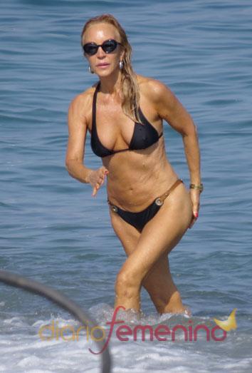 Carmen Lomana En Bikini De Vacaciones En Marbella 