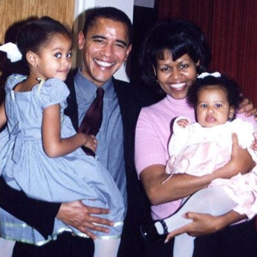 Barack Obama, el presidente de Estados Unidos, con sus hijas de pequeñas y su mujer Michelle