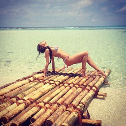 ¡Qué guapa está Irina Shayk en bikini, y más con una paradisiaca playa de fondo!