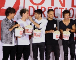 One Direction se ha divertido durante la presentación de su película This is Us