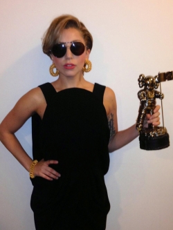 La llegada de Lady Gaga a los MTV MVA 2013