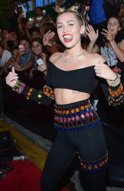 La rebelde Miley Cyrus en los los MTV Video Music Awards 2013