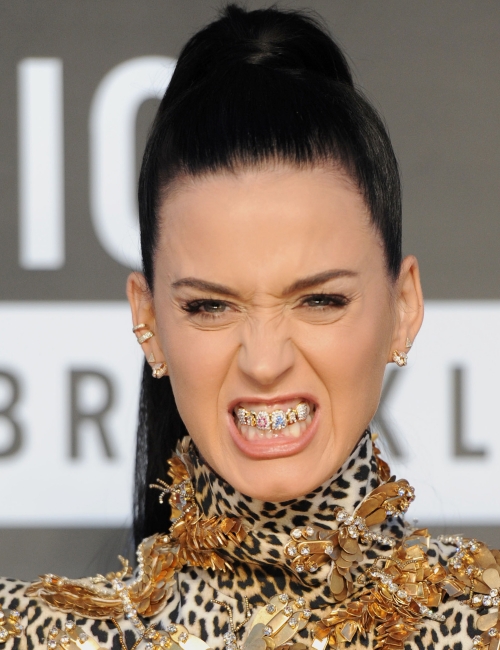 Katy Perry con aparato en los MTV VMA 2013