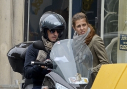 Gad Elmaleh y Carlota Casiraghi no tienen miedo a las motos