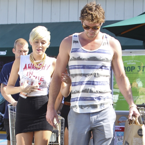 Miley Cyrus con su chico Liam Hemsworth