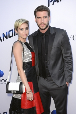 Miley Cyrus en un evento con Liam Hemsworth