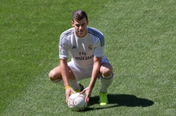 Gareth Bale en su presentación como nuevo jugador del Real Madrid