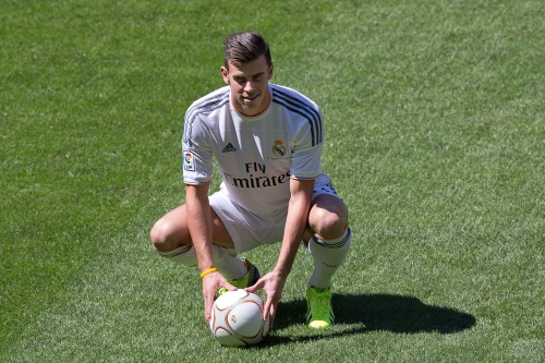 Gareth Bale en su presentación como nuevo jugador del Real Madrid