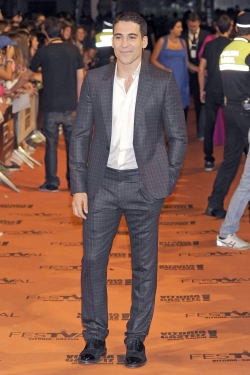 Galerías Velvet: Miguel Ángel Silvestre es su seductor protagonista