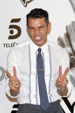 Jesús Vazquez, presentador de Telecinco, lo da todo en La Voz 2