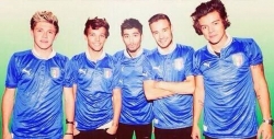 La camiseta de la selección de Italia y los chicos de One Direction