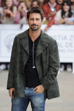 Hugo Silva a su llegada al Festival de Cine de San Sebastián 2013