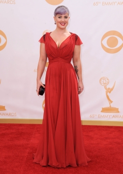 Kelly Osbourne en la alfombra roja de los Emmy 2013