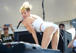 Miley Cyrus ha hecho popular el twerking, un baile muy provocativo