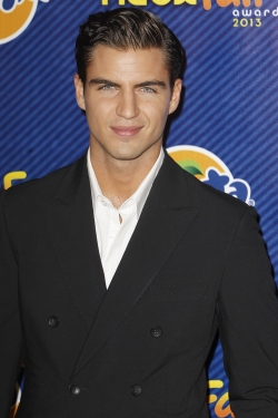 Maxi Iglesias en los premios Neox Fan Awards 2013