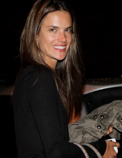 La modelo Alessandra Ambrosio, muy guapa hasta al natural