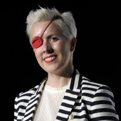 Los malos momentos no han borrado la sonrisa de María de Villota