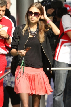 El look de Dasha Kapustina, la novia de Fernando Alonso