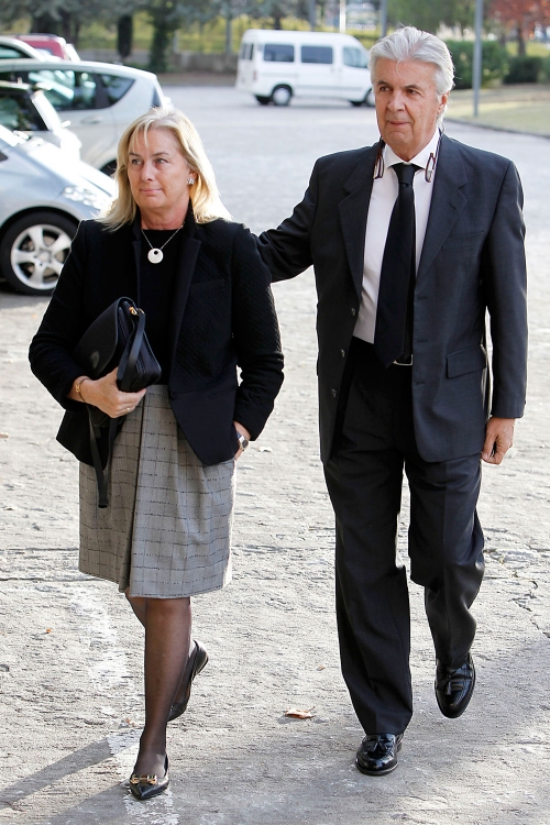 Emilio de Villota e Isabel Comba llegando al funeral de María de Villota en Madrid