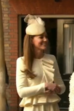 El look de Kate Middleton en el bautizo de su hijo, el Príncipe Jorge