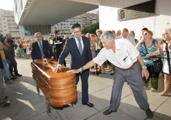 Multitudinaria despedida al cantante Manolo Escobar
