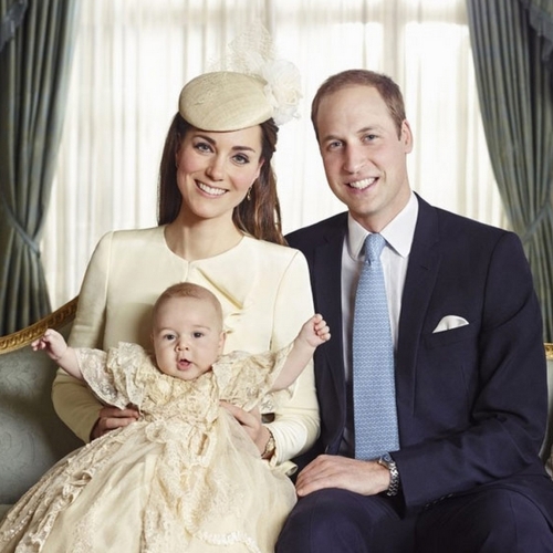 Kate Middleton y el Príncipe Guillermo, orgullo de padres en el bautizo de su hijo