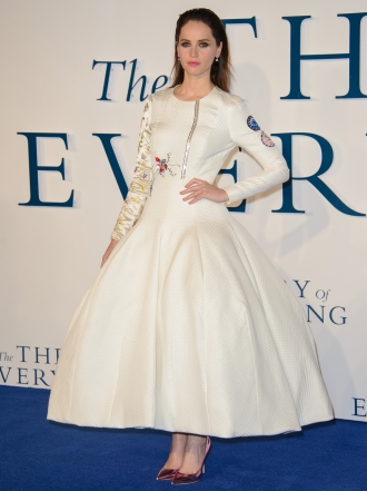 Vestidos con volumen: la magia del oversize