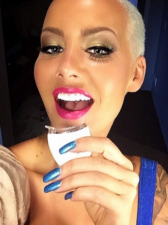 Cómo conseguir unos dientes blancos como las famosas