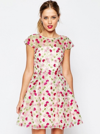 15 vestidos cortos de fiesta para ir sexy a una boda