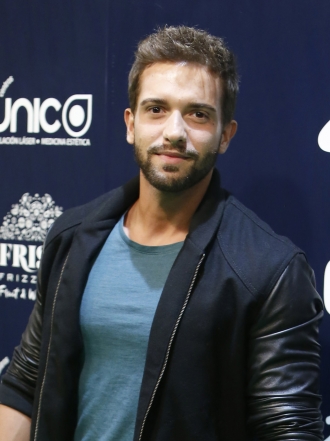 8 razones para adorar al guapo artista Pablo Alborán