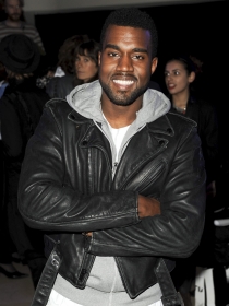 10 pruebas de que Kanye West sonríe de vez en cuando