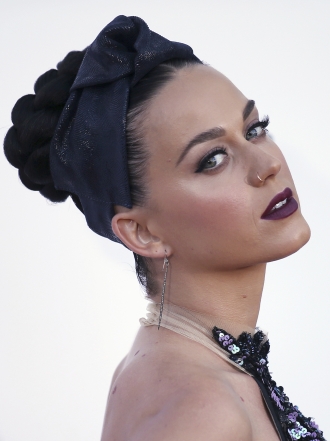 Katy Perry y otras famosas con piercing en la nariz