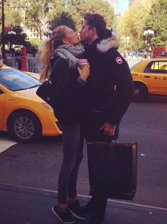 La bonita historia de amor de Romee Strijd, un ángel enamorado