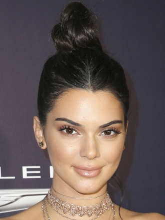 Kendall Jenner y los 7 moños para el día a día