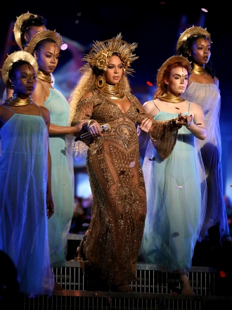 Beyoncé y otras divas que brillaron en los premios Grammy 2017