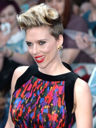 7 maneras de arreglar tu pelo pixie como Scarlett Johansson